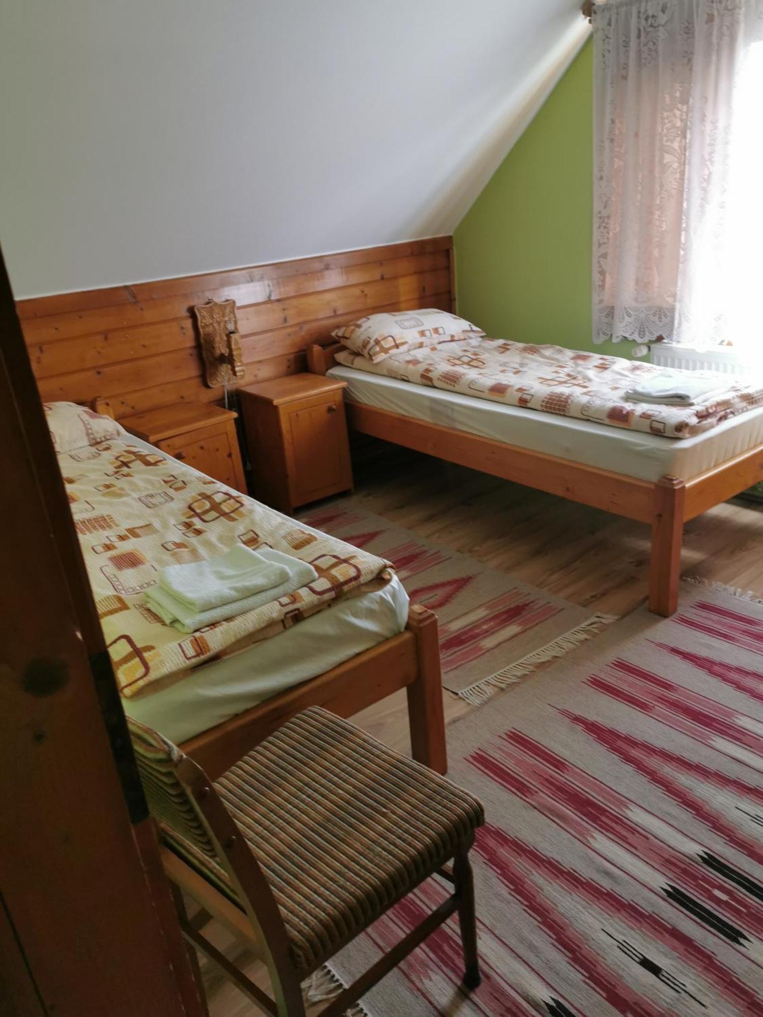 Emilia Vendeghaz Otel Ciumani Dış mekan fotoğraf