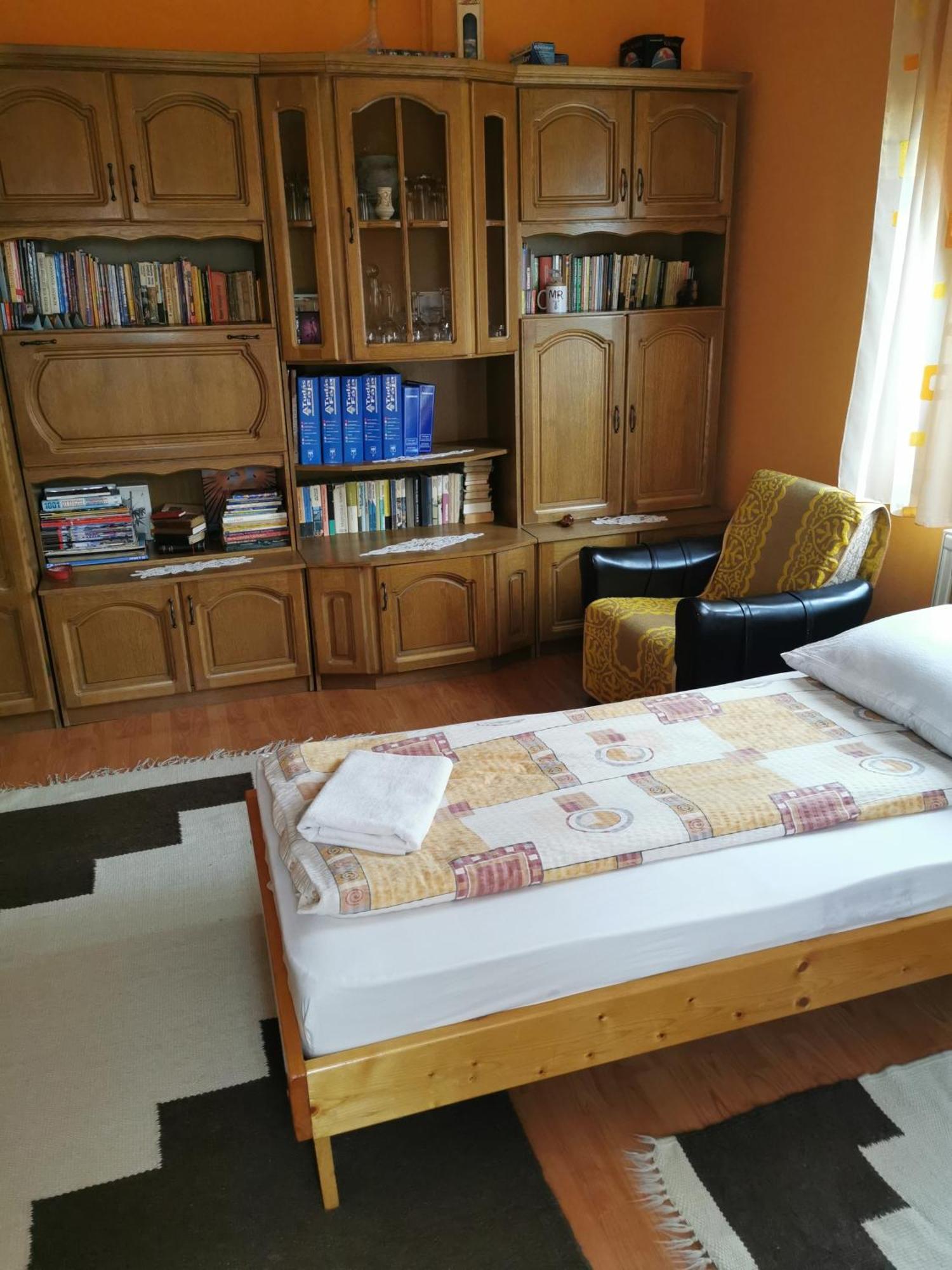 Emilia Vendeghaz Otel Ciumani Dış mekan fotoğraf